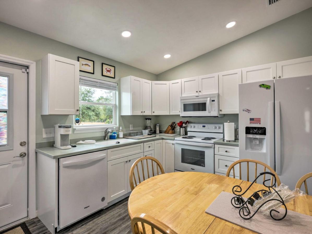 Family-Friendly Home, Walk To Steinhatchee River! 외부 사진